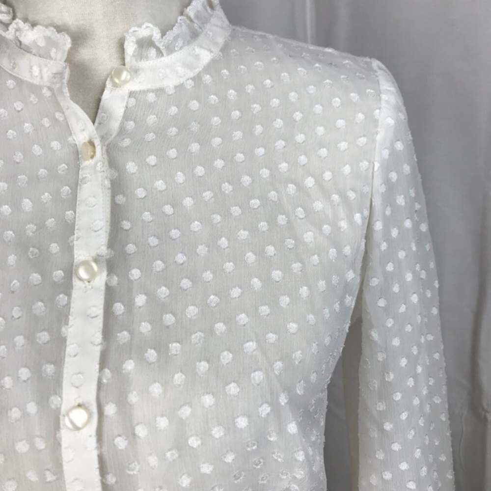 Beautiful polka dot button down - Picture 3 of 4